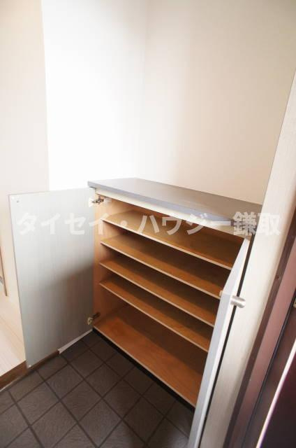 Ｋ’Ｓ　ＳＴＡＴＩＯＮの内装|玄関には下駄箱もありますよ☆