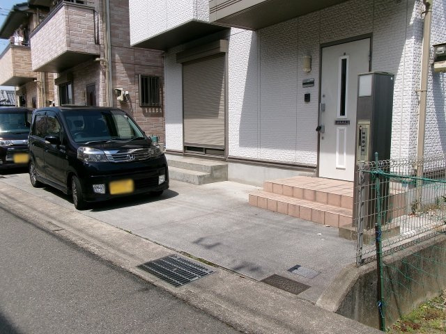 水田地所貸家の駐車場