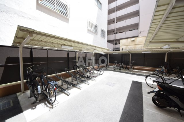 スワンズ心斎橋イーストのその他共用部分|スワンズ心斎橋EAST　バイク置場