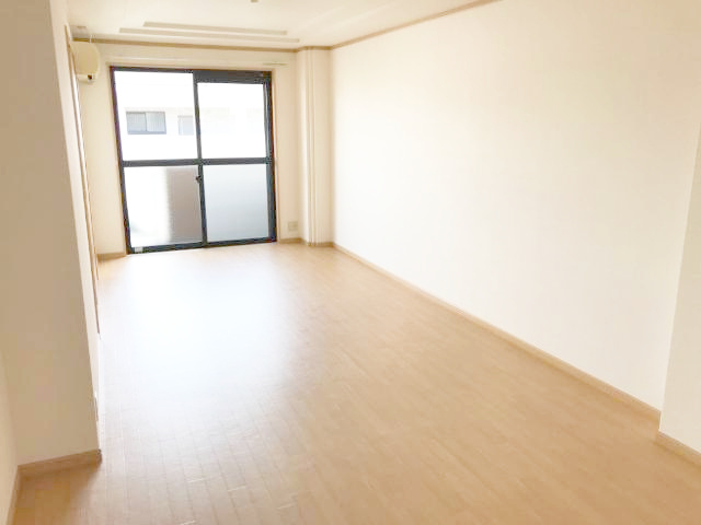 菊池郡菊陽町大字津久礼の賃貸マンションの居間・リビング|リビング