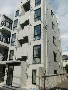 【外観】 | セレーノ上高田 | 鉄筋コンクリート造のがっちりとした建物。