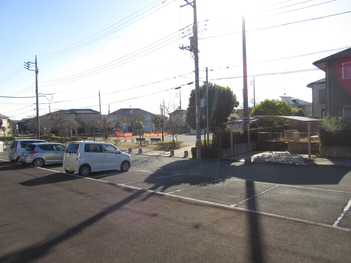 パークサイド松ヶ丘の駐車場|窓からの風景