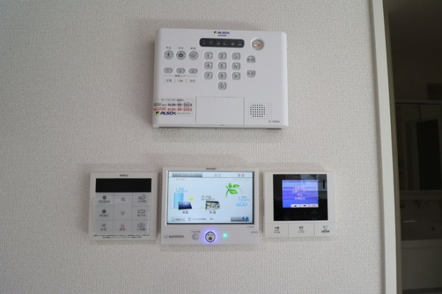 Kroneのセキュリティ|アルソックホームセキュリティ標準搭載、カラーモニター付インターホン（オートロック仕様）