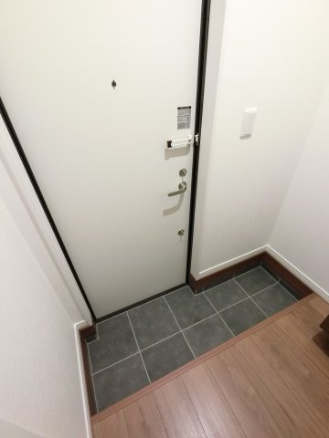 LUNIGHT都賀の玄関