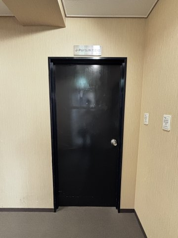 ノース四ツ橋ビルの玄関