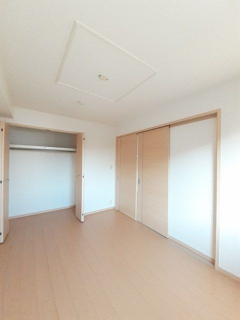 クレディヒルのその他