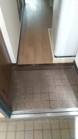 川崎市中原区小杉陣屋町２丁目の賃貸マンションの玄関
