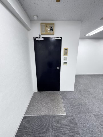 ノース四ツ橋ビルの玄関