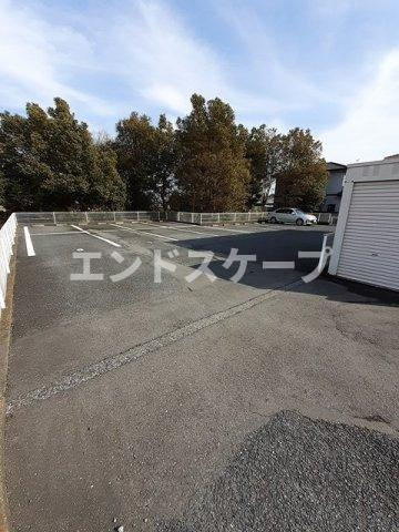 グリーンフィールドの駐車場|高崎、前橋のお部屋探しはエンドスケープまで！お客様の理想お聞かせ下さい♪
