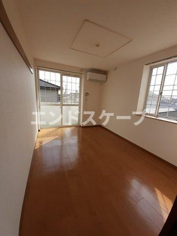グリーンフィールドの居間・リビング|高崎、前橋のお部屋探しはエンドスケープまで！お客様の理想お聞かせ下さい♪