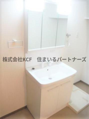 アルページュの洗面所|明るい洗面所です