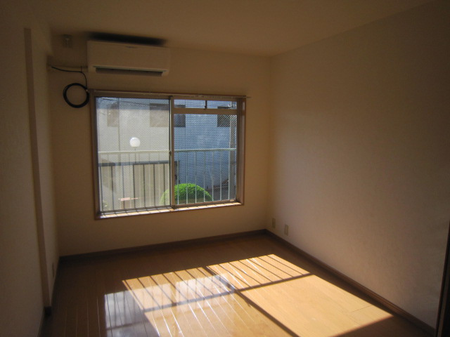 小川マンションの居間・リビング
