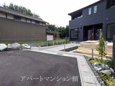 ジェルメ柏Ａ棟のエントランス