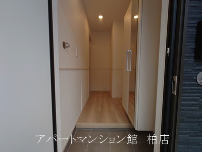 ジェルメ柏Ａ棟の玄関