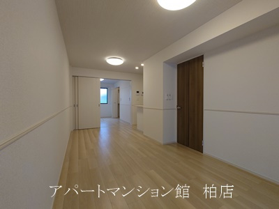 ジェルメ柏Ａ棟の居間・リビング