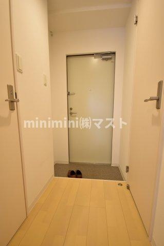 大阪市東成区東小橋１丁目の賃貸マンションの玄関