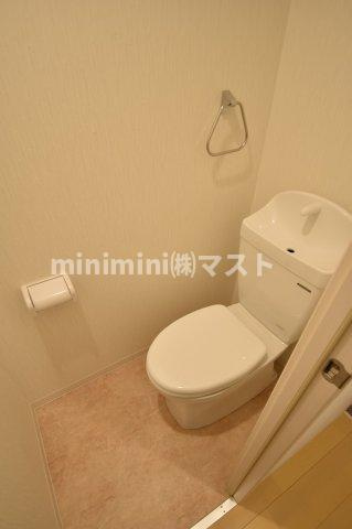 大阪市東成区東小橋１丁目の賃貸マンションのトイレ