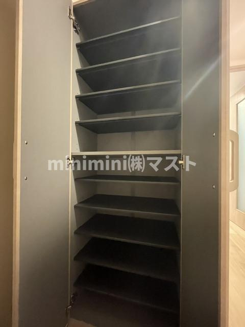 大阪市中央区南船場１丁目の賃貸マンションの収納