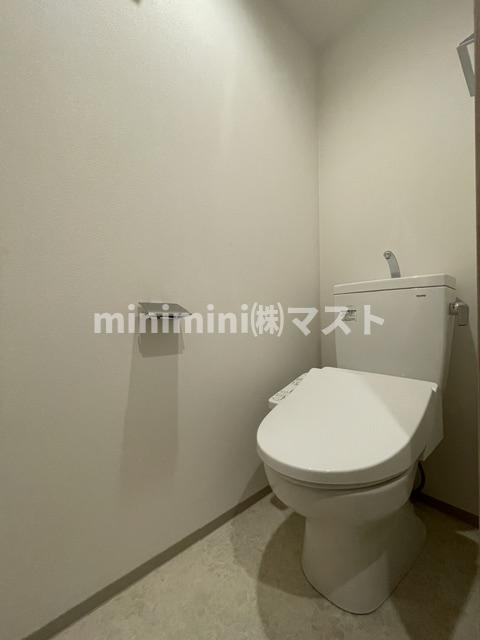 大阪市中央区南船場１丁目の賃貸マンションのトイレ