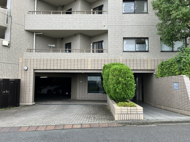 サーパス市ヶ尾の外観