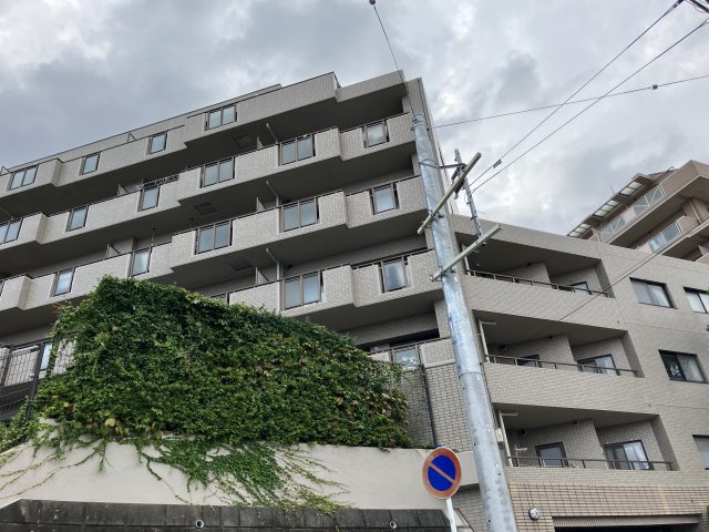 サーパス市ヶ尾の外観