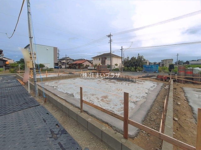 仲介手数料無料）一宮市時之島３７番　D号棟の前面道路含む現地写真