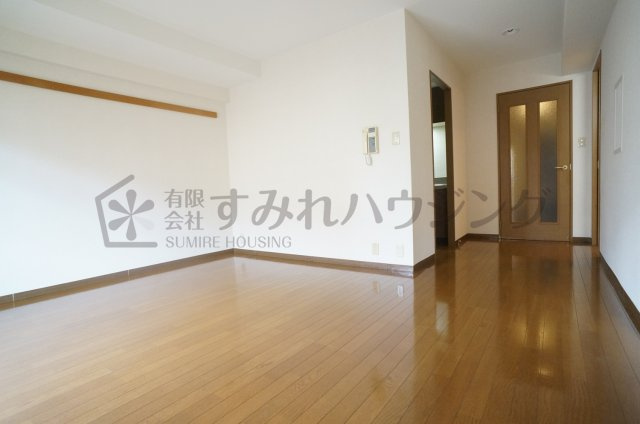 牡丹園壱番館の居間・リビング|参考、同建物・同間取りの号室