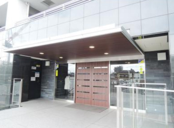 北区西ケ原４丁目の賃貸マンションのエントランス