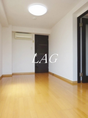 【居間・リビング】 | サンハイツK | 洋室のお部屋です。