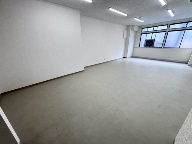 ニュー上六ビルの内装