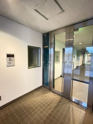 調布市仙川町１丁目の賃貸マンションのロビー