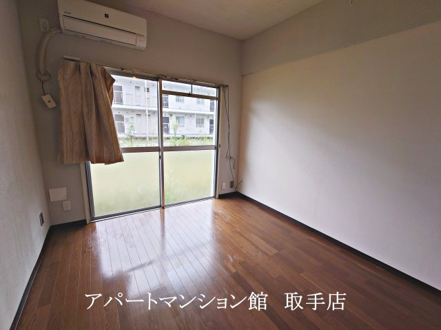 リバーサイドマンションの寝室