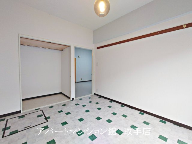 リバーサイドマンションの寝室
