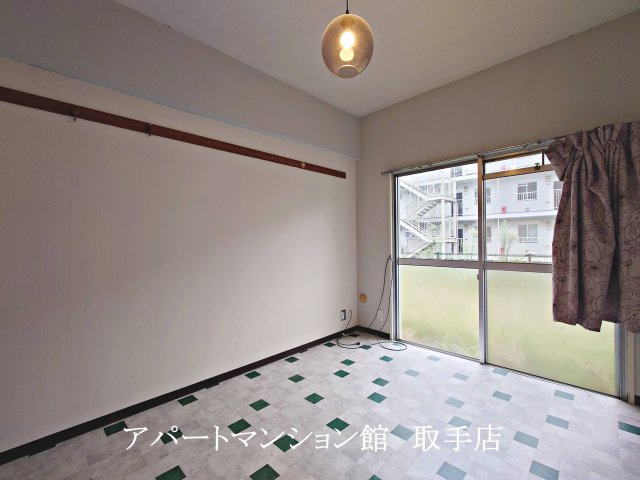 リバーサイドマンションの寝室