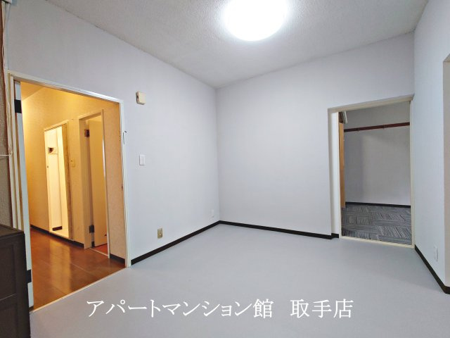 リバーサイドマンションの居間・リビング