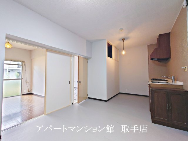 リバーサイドマンションの居間・リビング