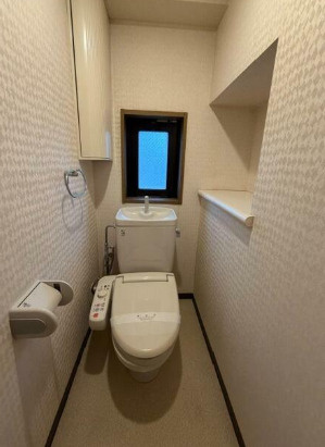ライオンズプラザ池之端のトイレ|落ち着いた色調のトイレです