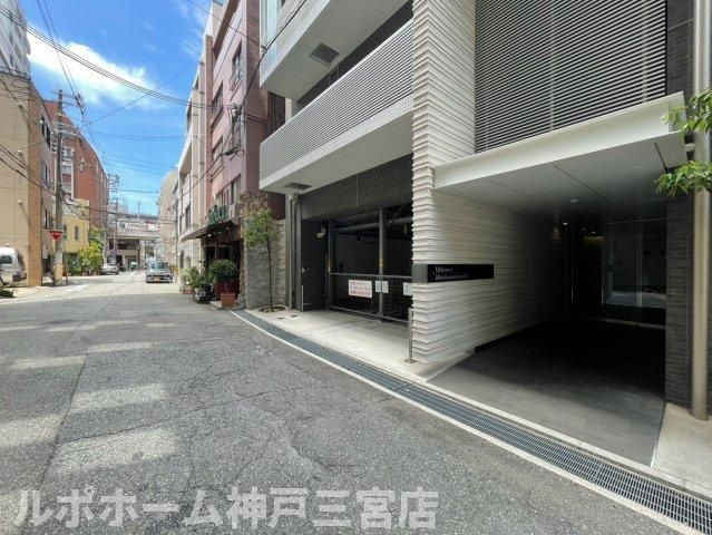 アーバネックスみなと元町のエントランス