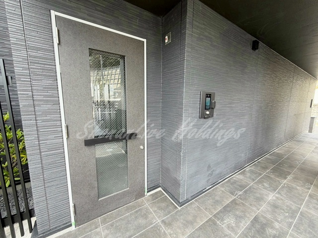 藤沢市大鋸２丁目の賃貸マンションのエントランス
