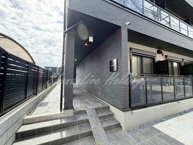 藤沢市大鋸２丁目の賃貸マンションのエントランス