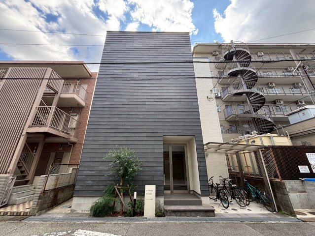 ラターシュ園田の外観
