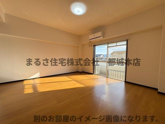 プリンセスマンションの洋室