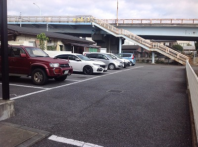 レオパレスYNの駐車場|画像10