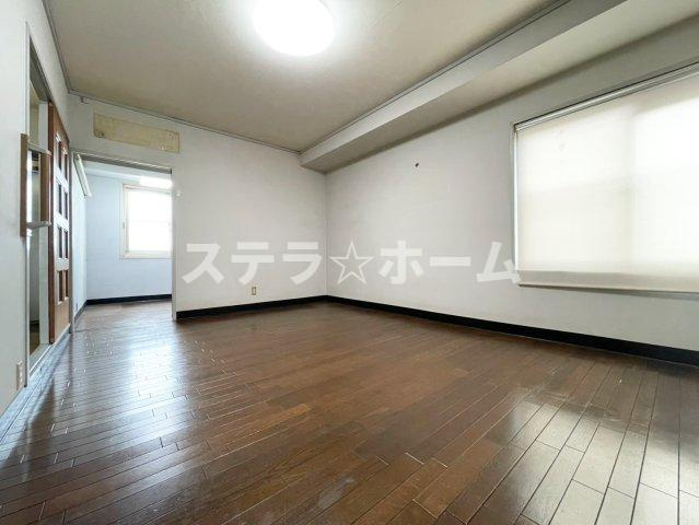 南茨木ハイタウン美沢D棟の洋室|コンパクトで使いやすい洋室です