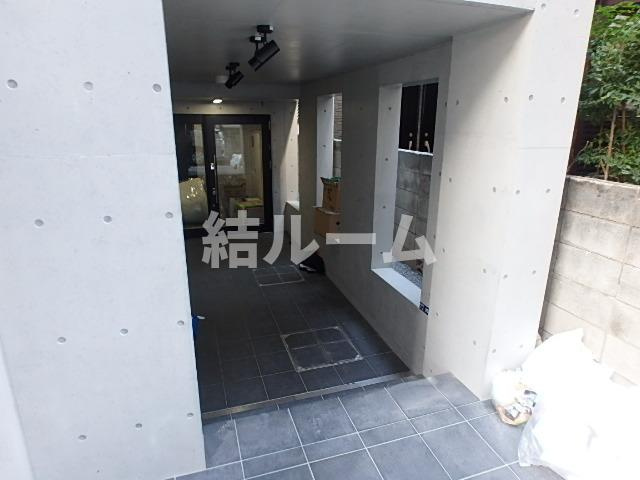 北区滝野川５丁目の賃貸マンションのエントランス