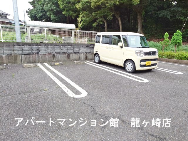 サンリット・ガーデンＡの駐車場