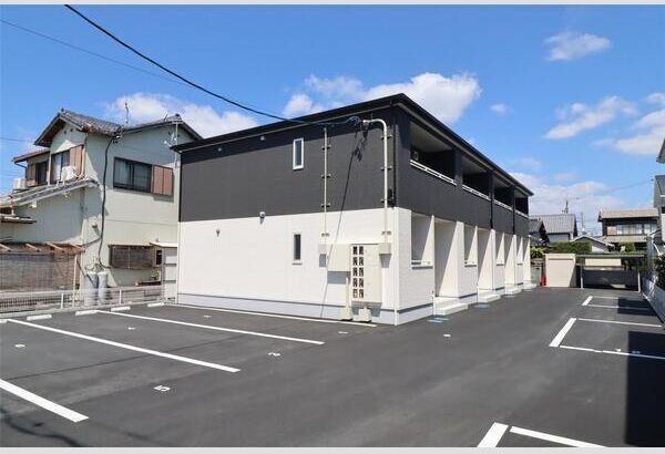 LOTUS坪井の駐車場