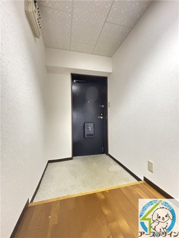 ハイツゴールドの玄関