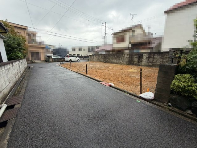 池尻町　売土地の前面道路含む現地写真|周辺にはスーパーや薬局など、商業施設がそろっていますよ！とても住みやすい環境です