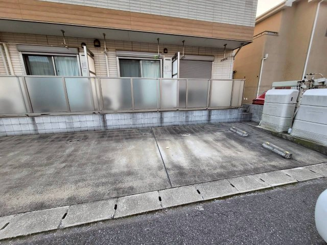 【駐車場】